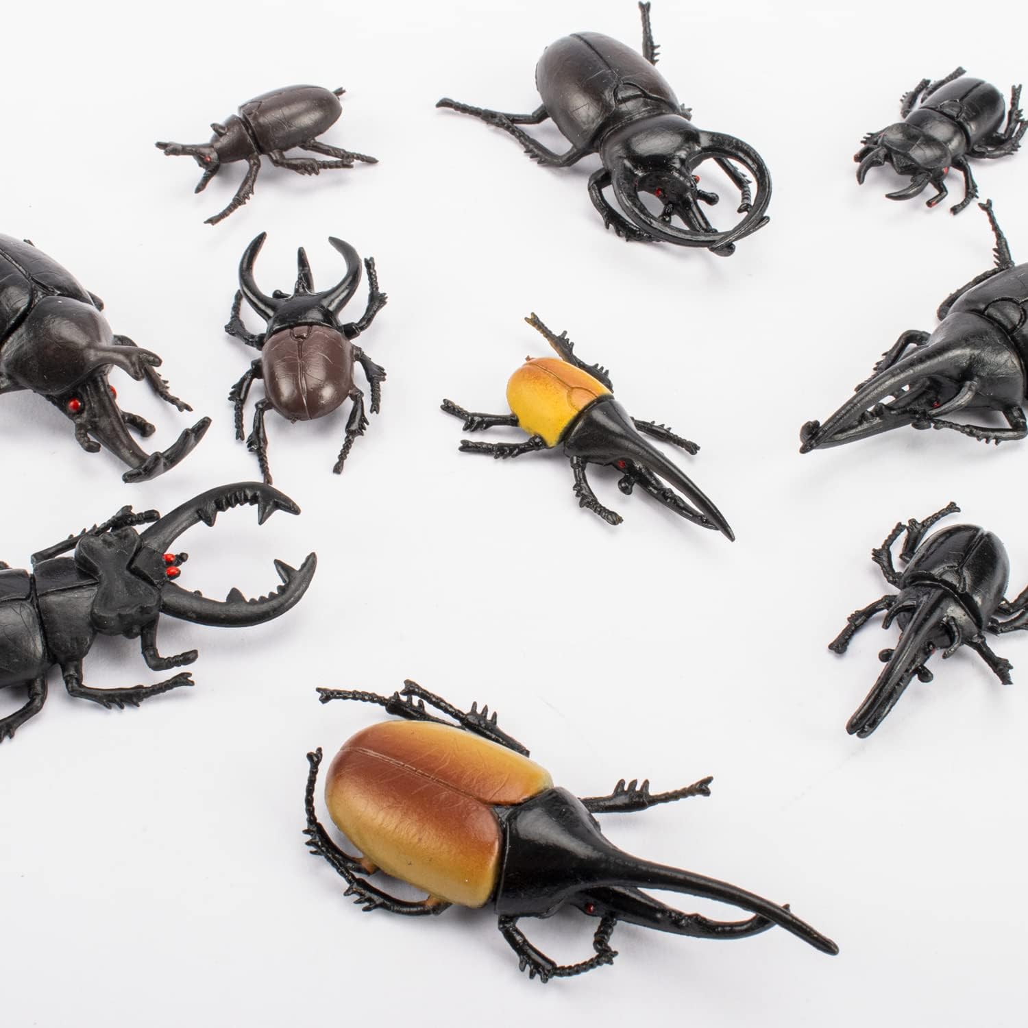 リアルなカブトムシのフィギュアモデル 10個セット 庭の装飾用