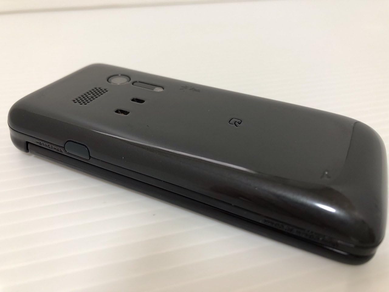 au GRATINA2 グラティーナツー ブラック KYOCERA製 スマートフォン