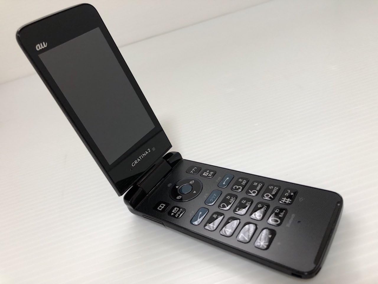 au GRATINA2 グラティーナツー ブラック KYOCERA製 スマートフォン