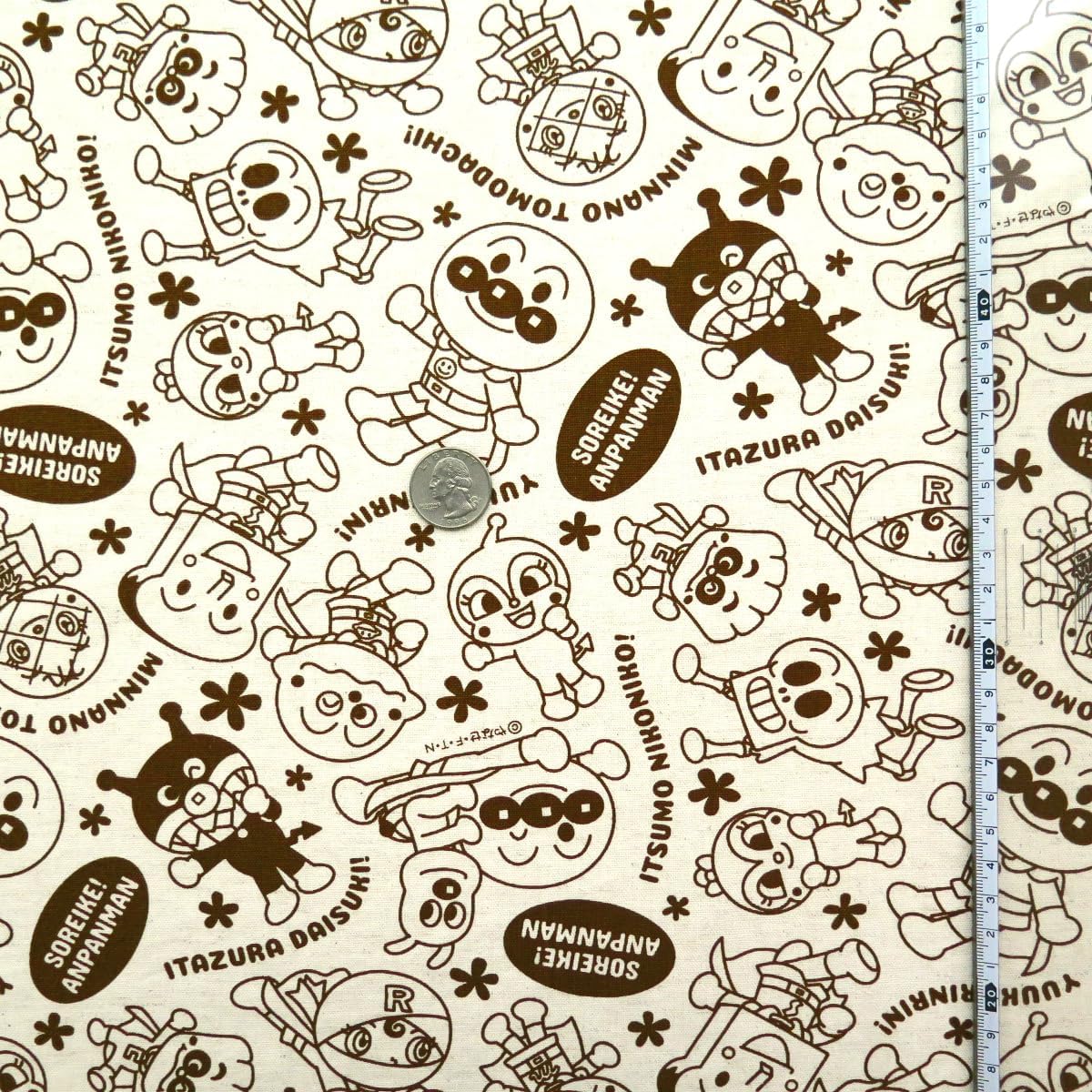 2026年春の入園・入学向け アンパンマン綿麻混カットクロス（100cm x 約110cm、シックな線描柄、ブラウン）