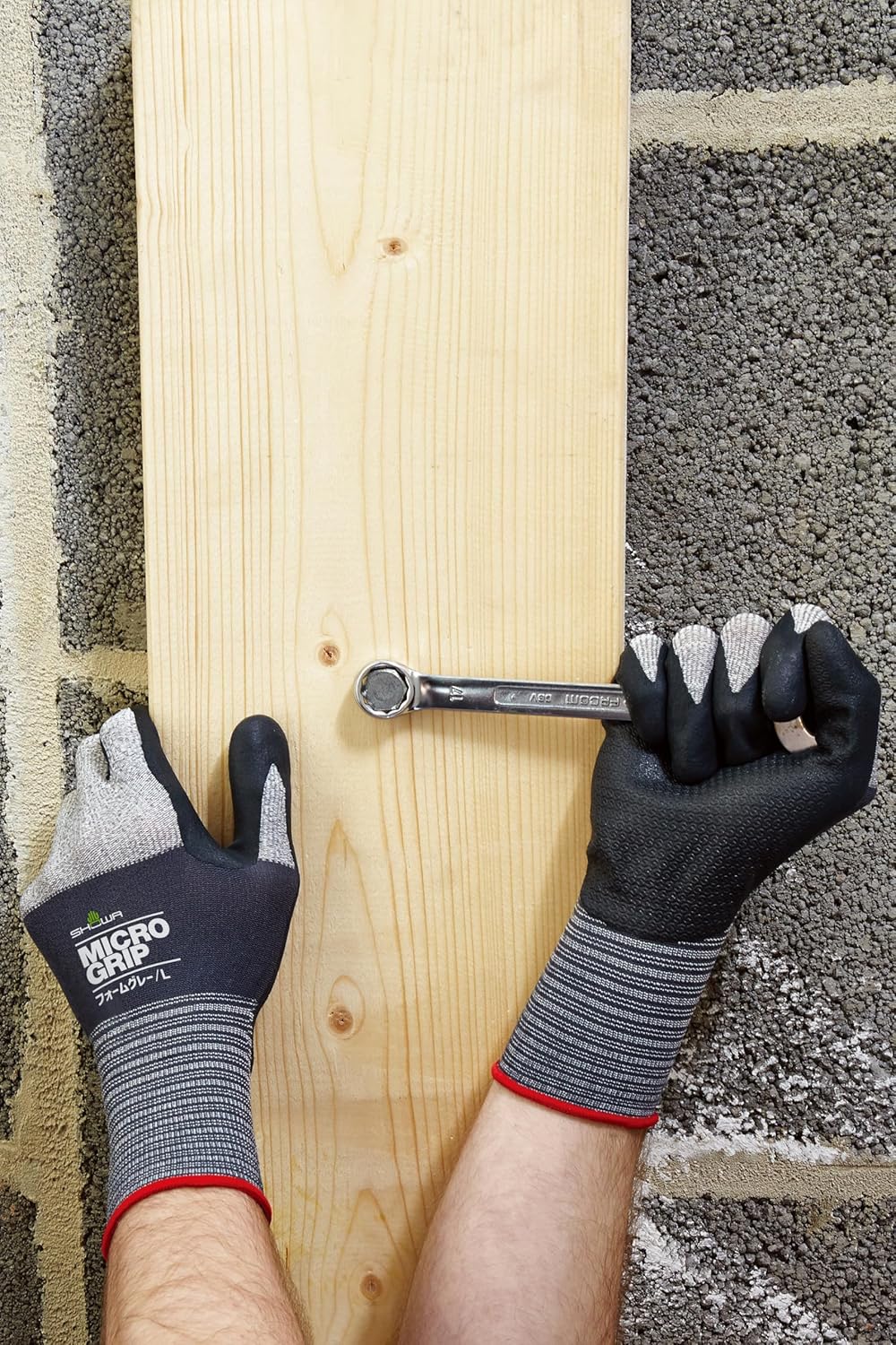 DIY用メンテナンス手袋 マイクログリップ フォームグレー Lサイズ 1双