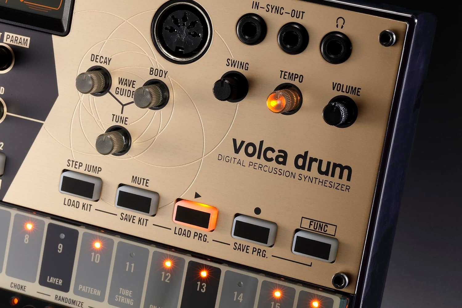 コンパクトなデジタルパーカッションシンセサイザー volca drum - スピーカー内蔵・ヘッドフォン対応