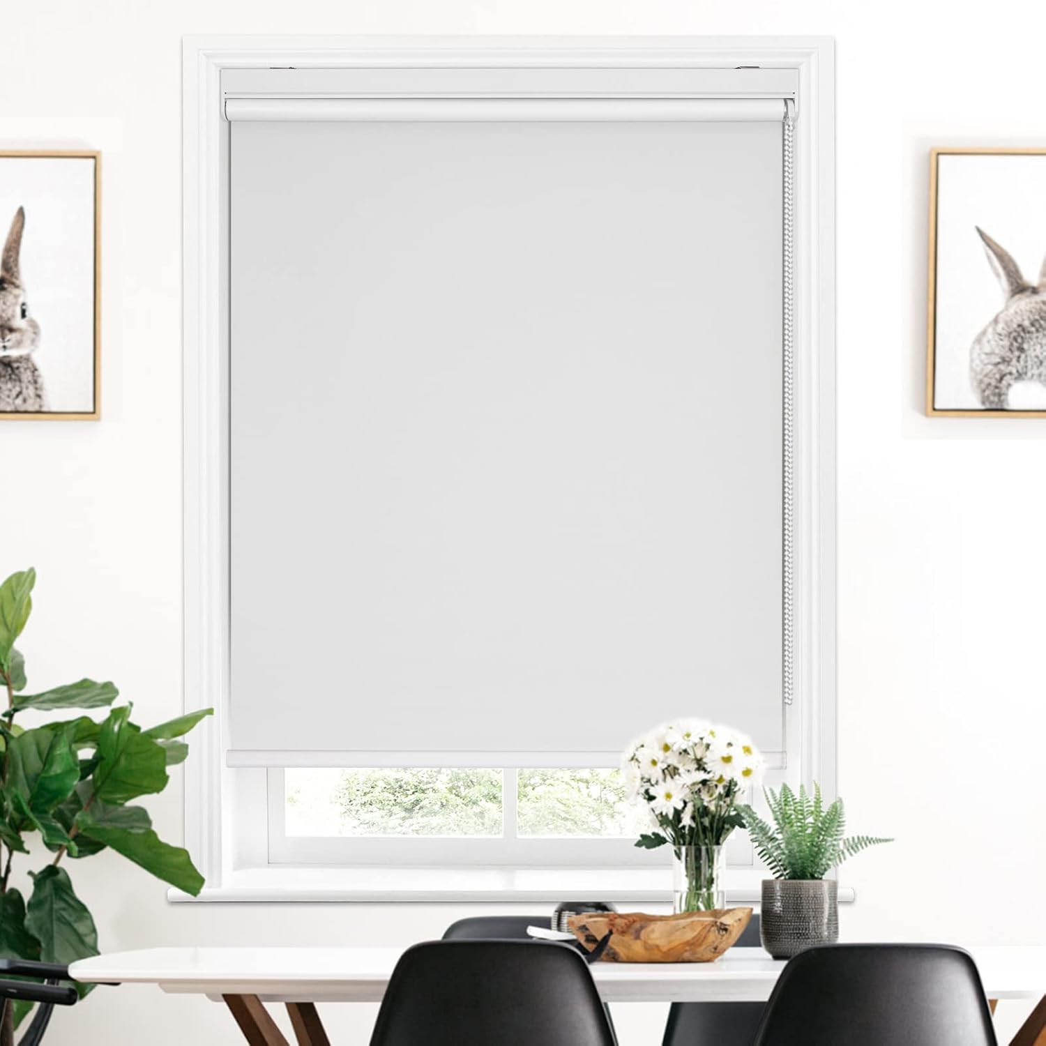 1級遮光ロールスクリーン 無地 チェーン式 UVカット・防音・断熱 (ホワイト 幅90x丈180CM)