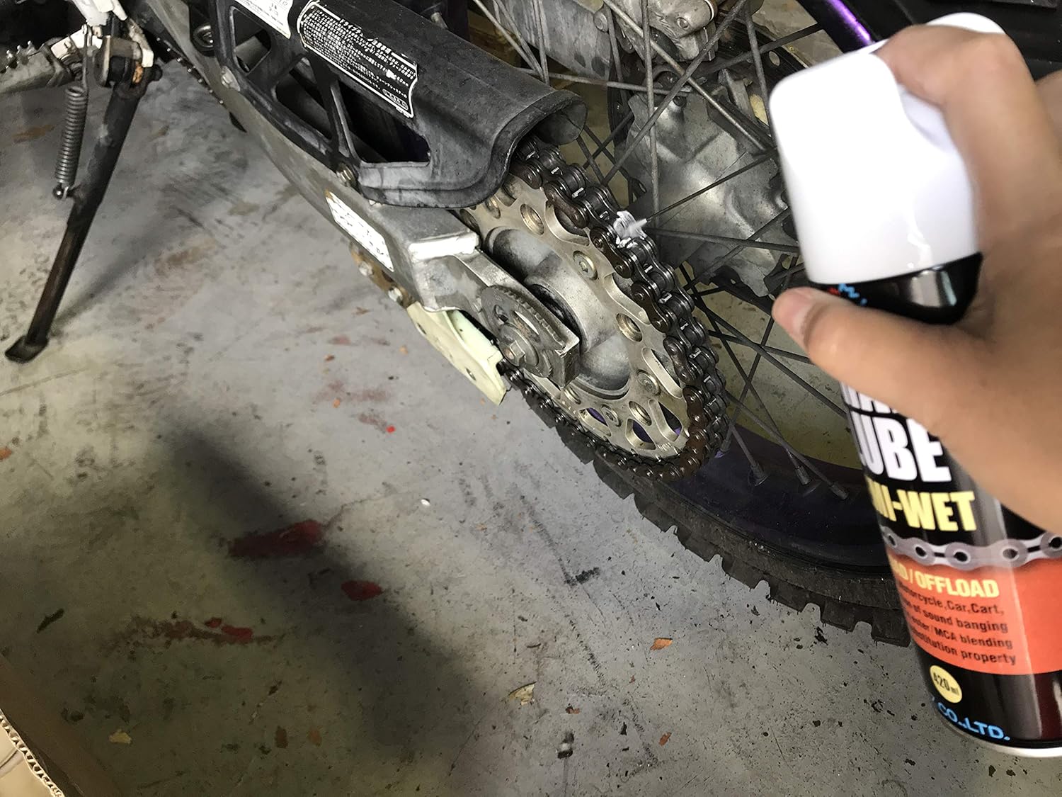 AZ チェーンルブ セミウェットスプレー 220ml - 防錆潤滑剤（オンロード・オフロード用）