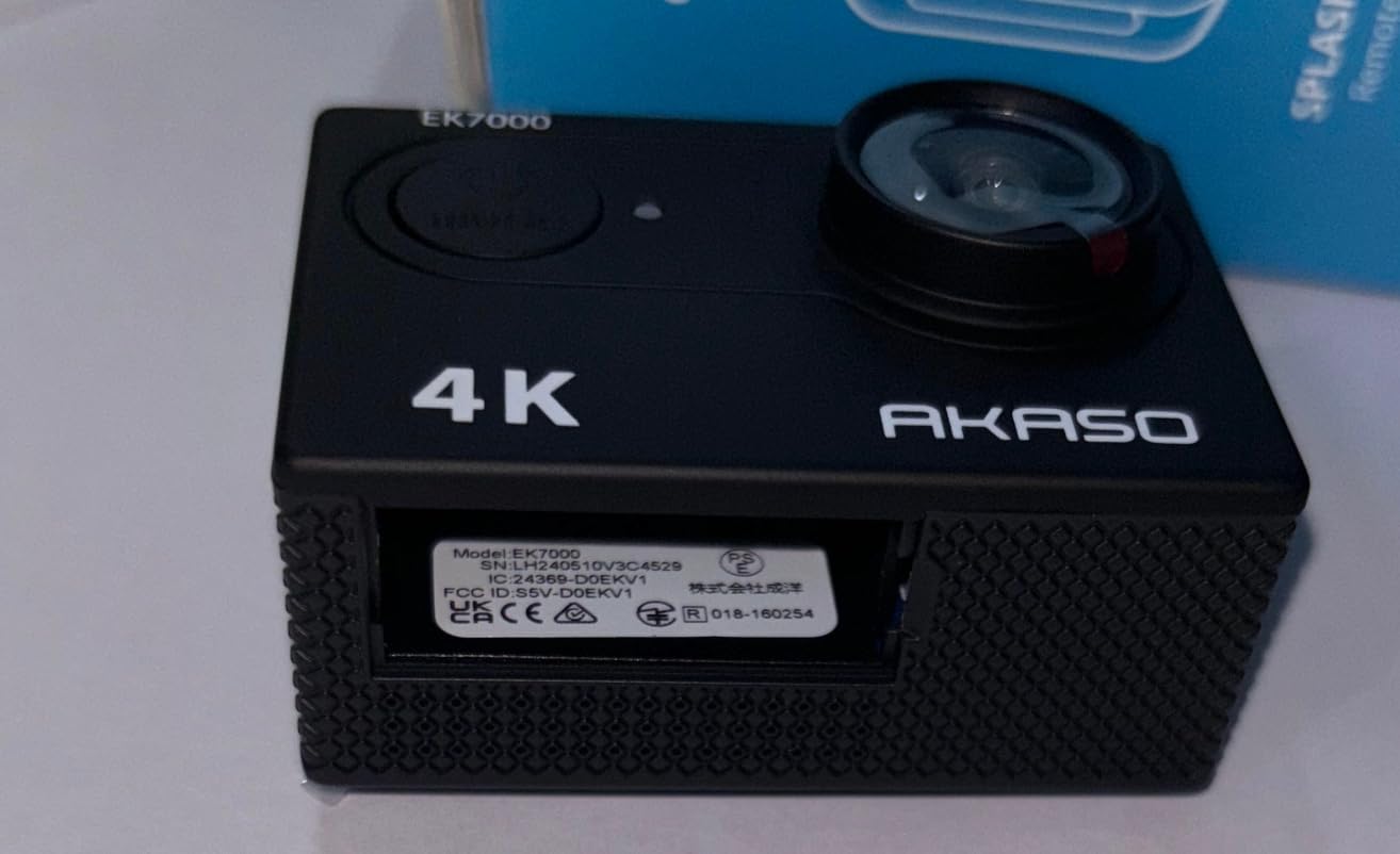 AKASO EK7000 4Kアクションカメラ 水中撮影対応 リモコン付き 170度広角レンズ 40M防水 1050mAhバッテリー2個付
