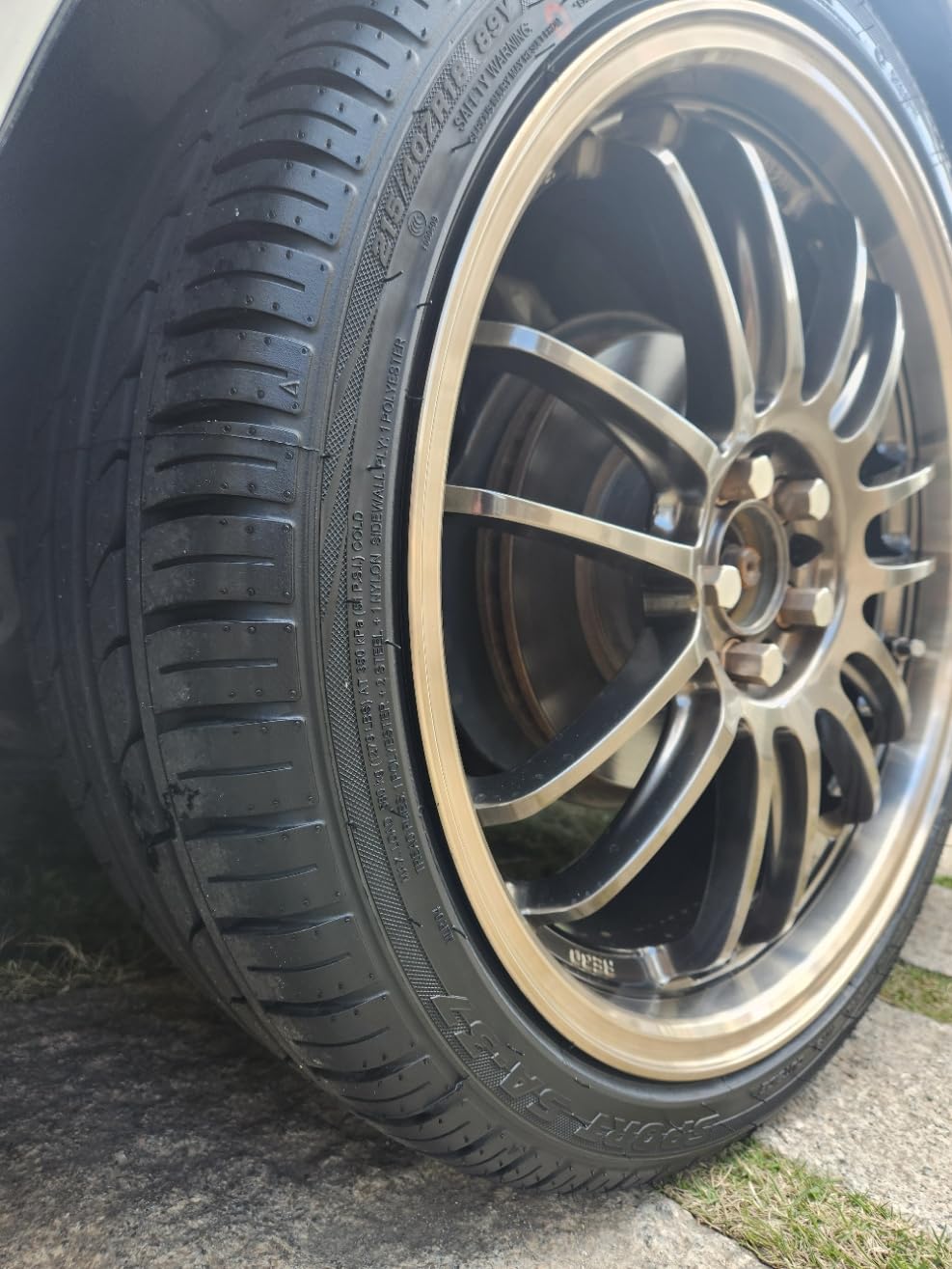 トラザノ サマータイヤ 175/60R15 81T (Z-107) 2025年製