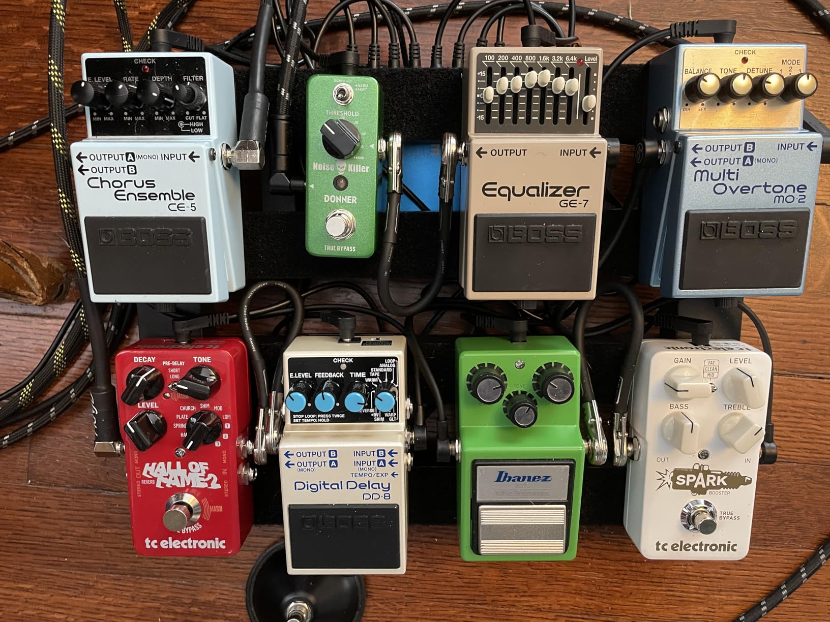 BOSS オーバートーンマルチエフェクター MO-2