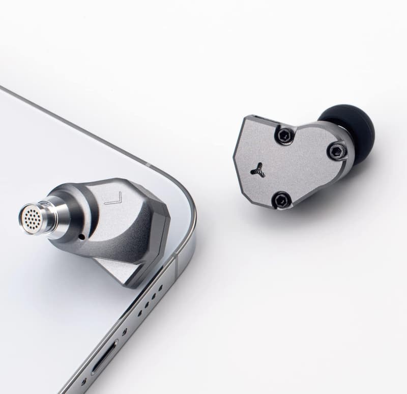 エントリーレベル中華イヤホン TINHIFI C2 10mmダイナミックドライバー 取り外し可能2ピンケーブル付き
