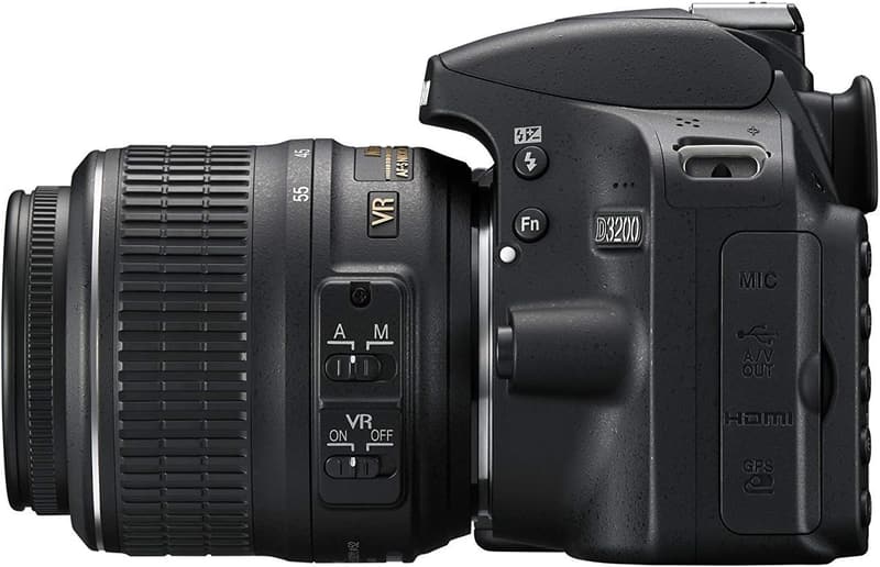 Nikon デジタル一眼レフカメラ D3200 レンズキット（AF-S DX NIKKOR 18-55mm VR） ブラック