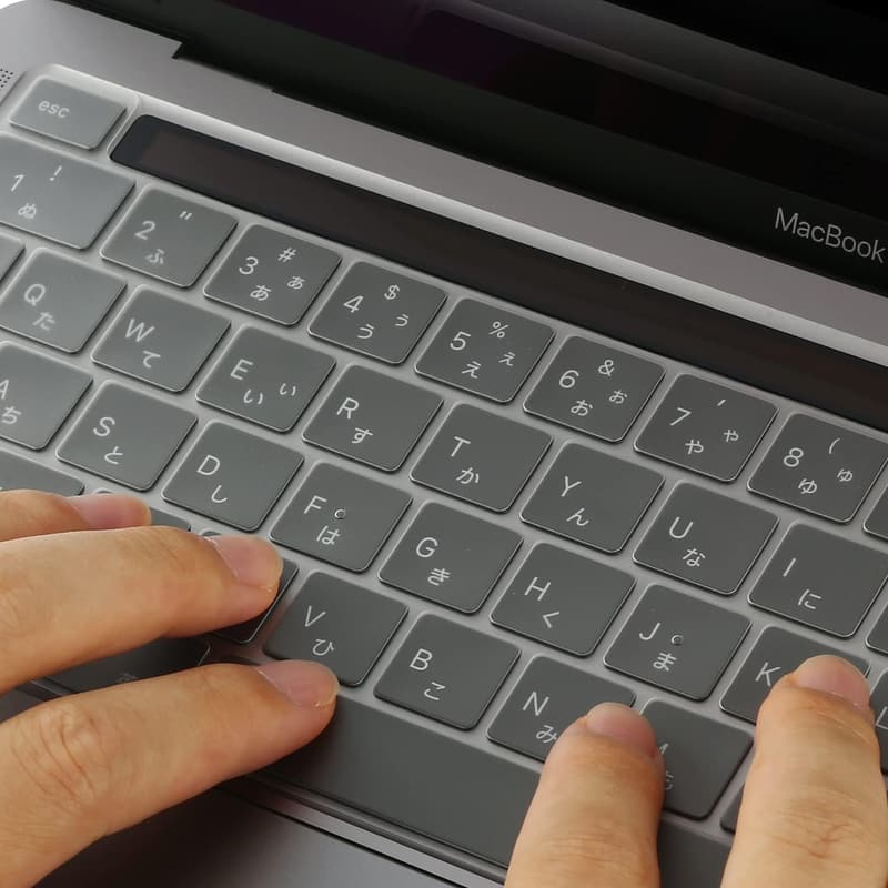 MacBook Pro 13用キーボードカバー（2022 M2/2020 M1対応）超薄型防水防塵フィルム【日本語JIS配列】