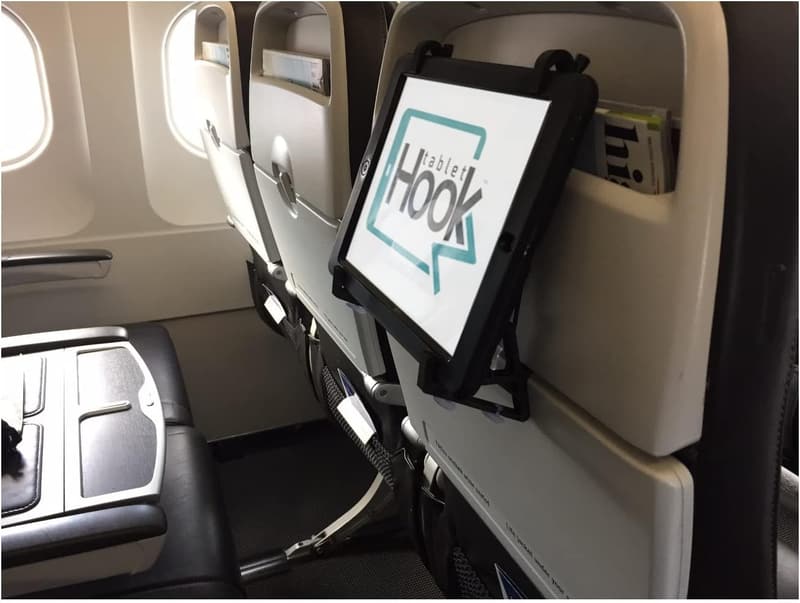 旅行用タブレットフックマウント｜手持ち不要で車内でiPadやタブレットを安全に固定【ブラック】