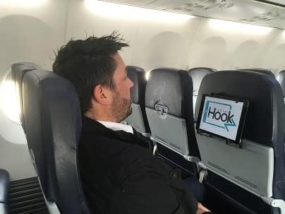 旅行用タブレットフックマウント｜手持ち不要で車内でiPadやタブレットを安全に固定【ブラック】