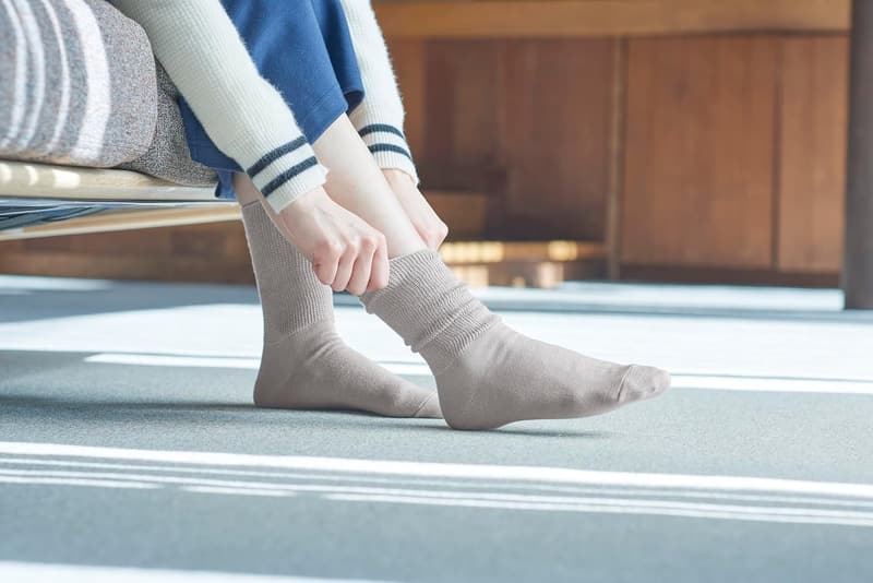 防寒対策 あったかソックス クルー丈 22-24cm ベージュ 消臭加工