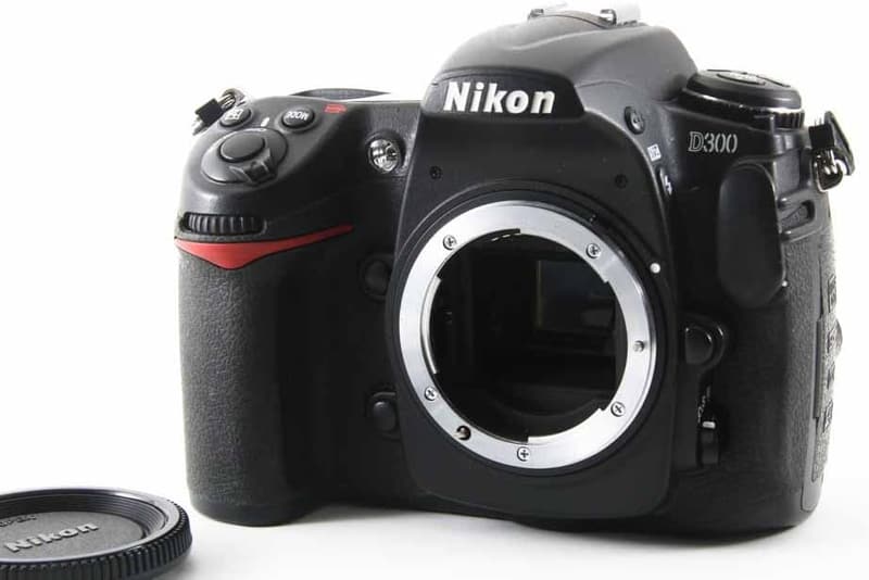 Nikon デジタル一眼レフカメラ D300【プロフェッショナル向け】