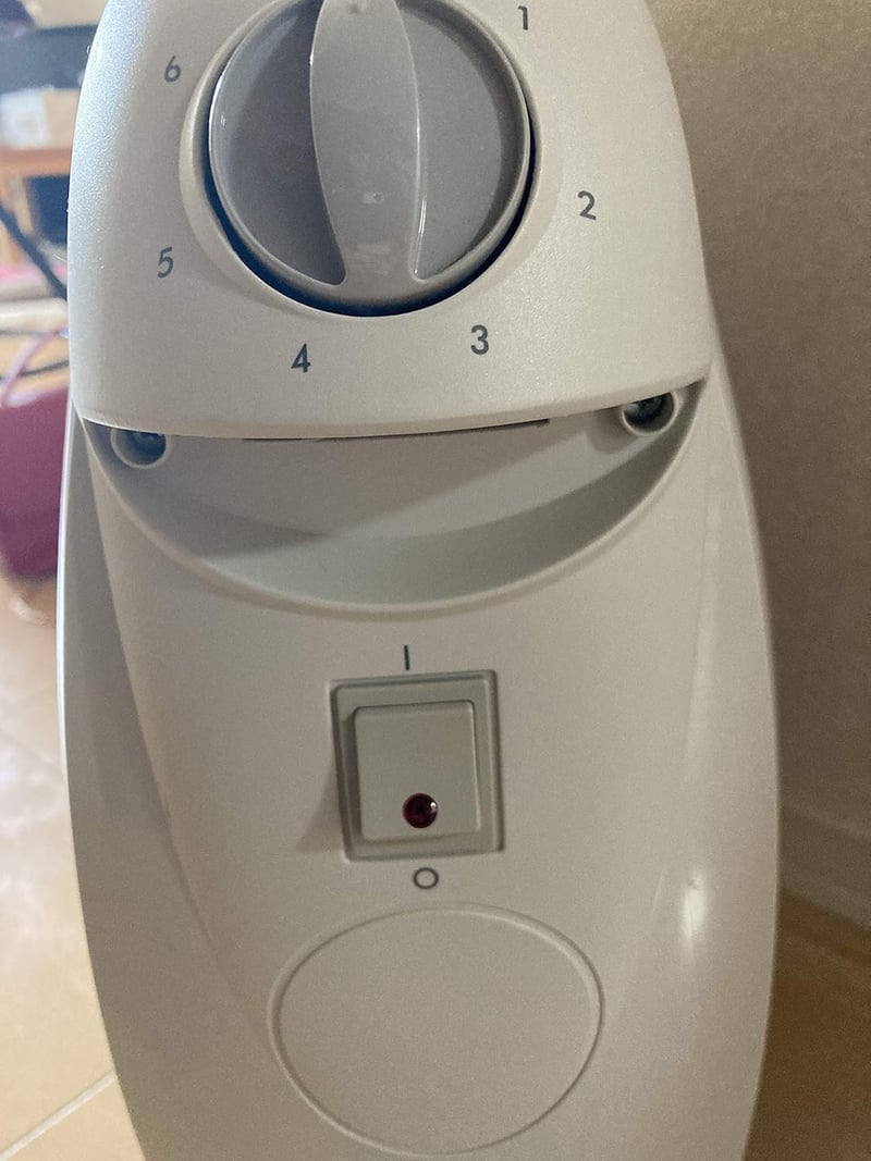 DeLonghi 小型オイルラジエターヒーター TRN0505JS 【1～3畳用】