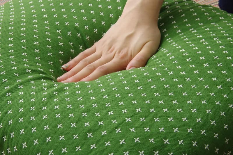 おしゃれな和モダン座布団 銘仙判 刺し子調 グリーン 約55×59cm 日本製 1枚
