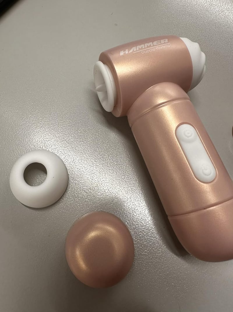 女性用吸引バイブレーター - 10段階吸引・10種類振動・シリコン製・USB充電式【秘密配送】