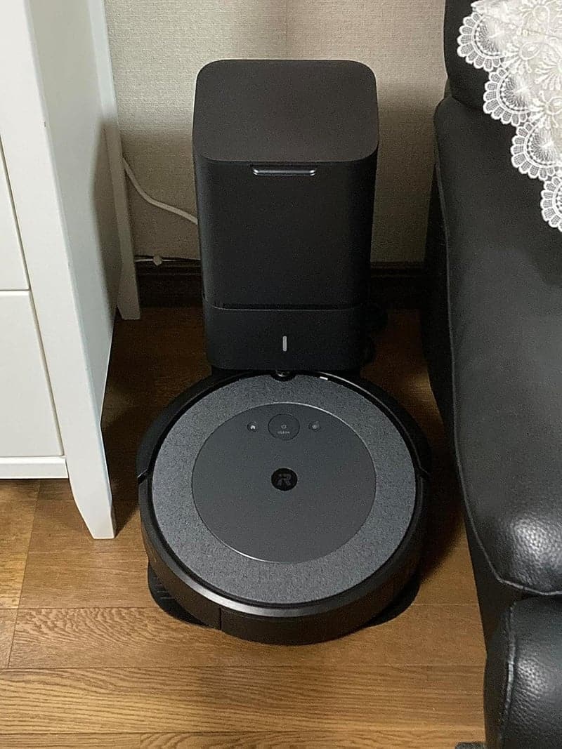 ルンバ i3+ 自動ゴミ収集対応ロボット掃除機 Wi-Fi・自動充電機能付き