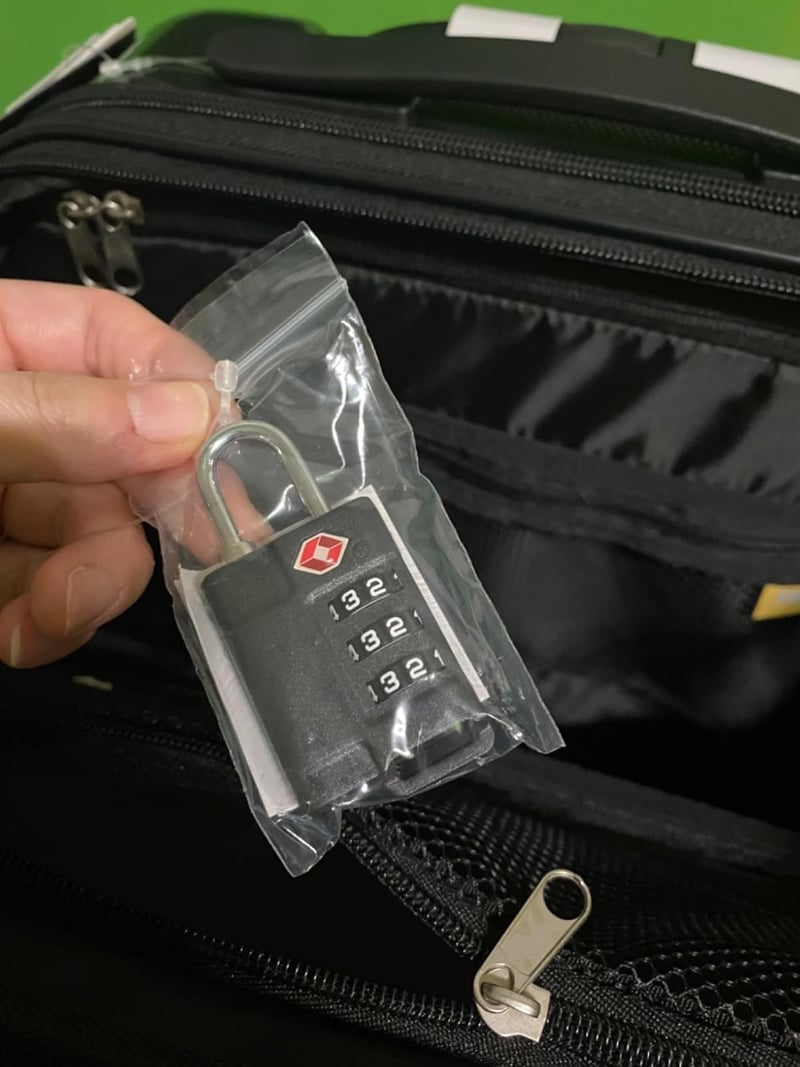 機内持ち込み可 24L スーツケース トップオープンジッパー