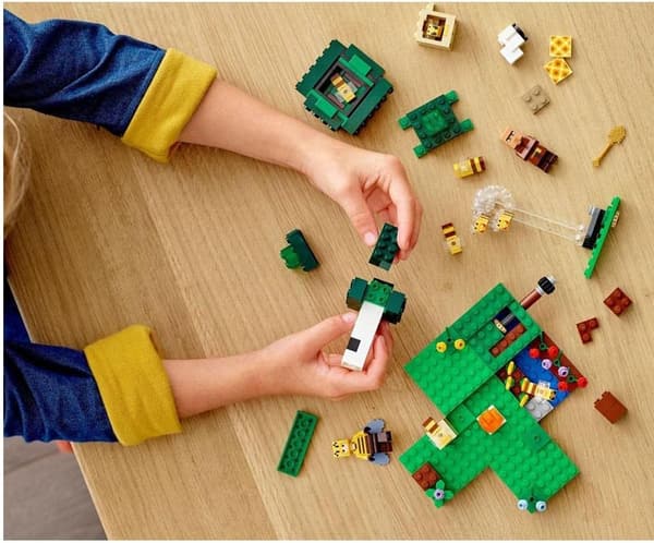 マインクラフト ミツバチの養蜂場 LEGOブロック おもちゃ 8歳以上