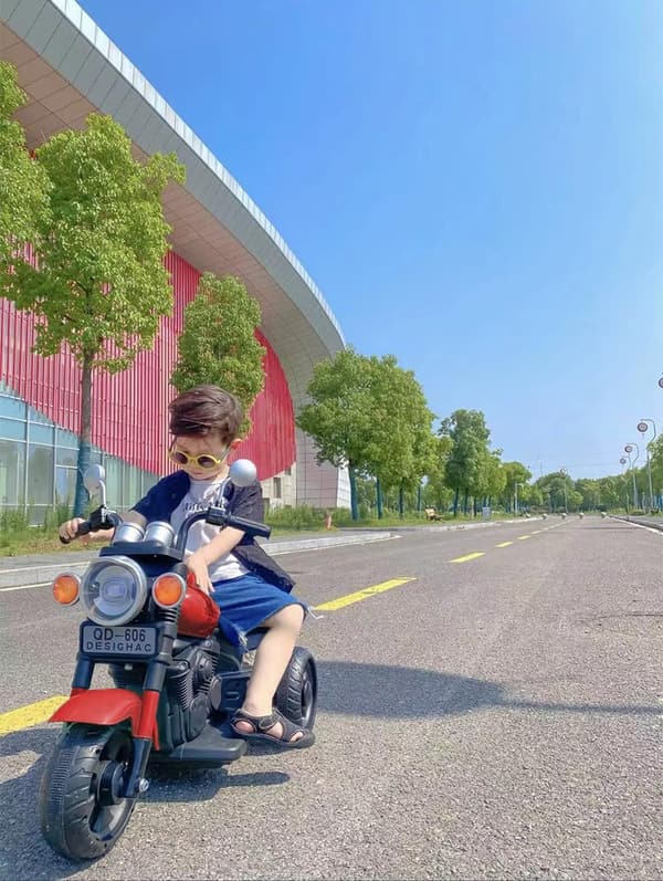 電動3輪バイク キッズスクーター 子供用乗用玩具 グレー