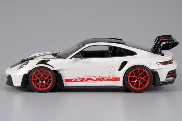 ポルシェ911 GT3 RS (992) 1/24 プラモデル - タミヤ 24370