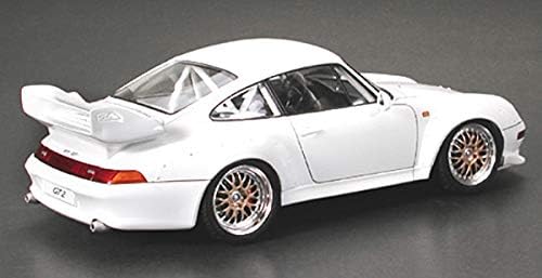 ポルシェGT2ロードバージョンプラモデル（1/24スケール、タミヤ）
