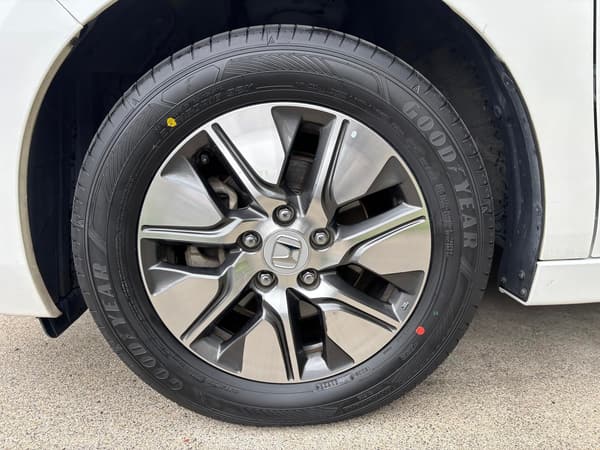 グッドイヤー スタッドレスタイヤ 235/50R20 ICE NAVI SUV 1本