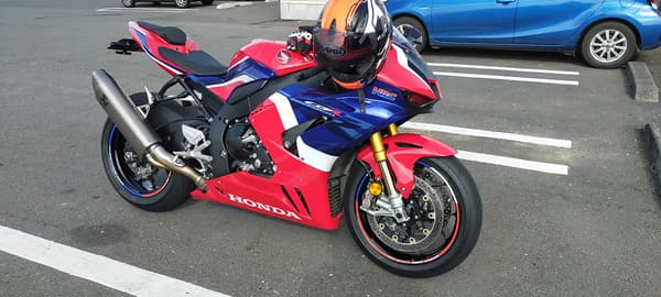ピレリ DIABLO SUPERCORSA V3 190/50 ZR 17 バイクタイヤ リア用 チューブレスタイプ