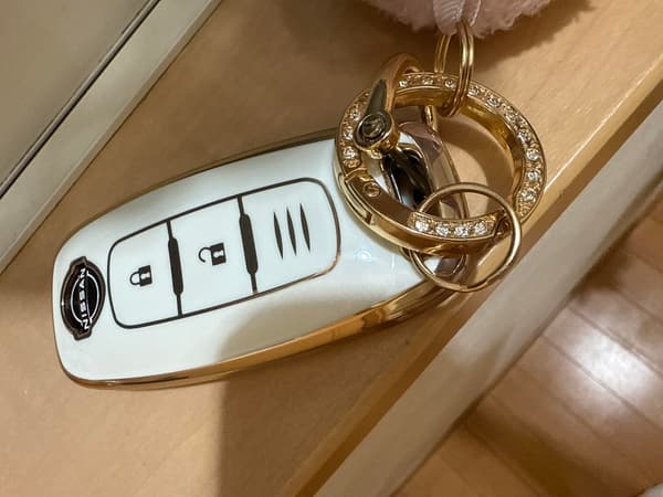 スマートキーケース 可愛いキーホルダー【オシャレ】