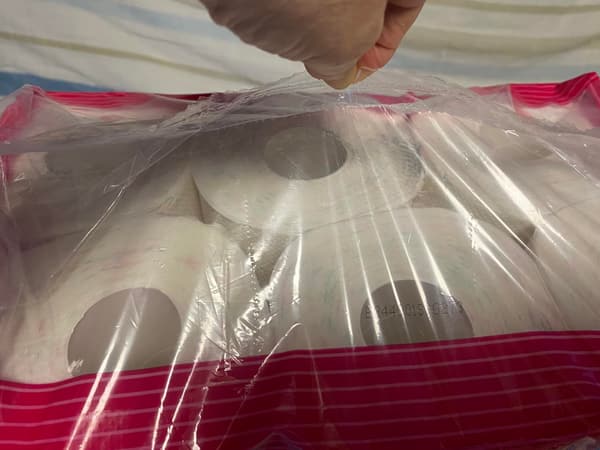 シャワートイレ用 吸水力2倍 フラワープリントトイレットペーパー 18ロール【4個セット】