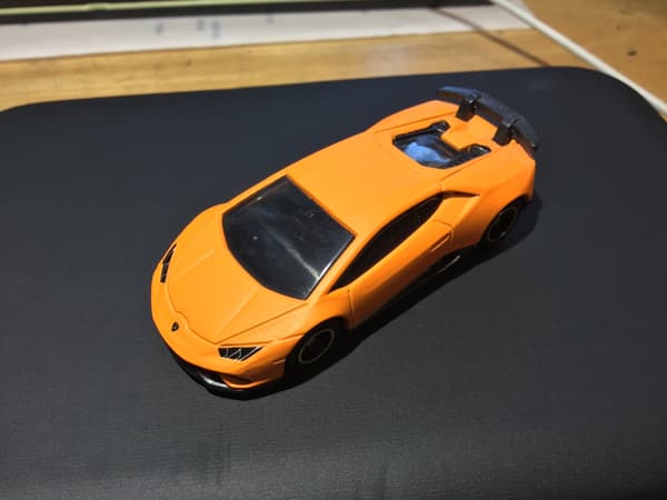 ランボルギーニ ウラカン ペルフォルマンテ ミニカー (箱入り) 3歳以上用 玩具安全基準合格