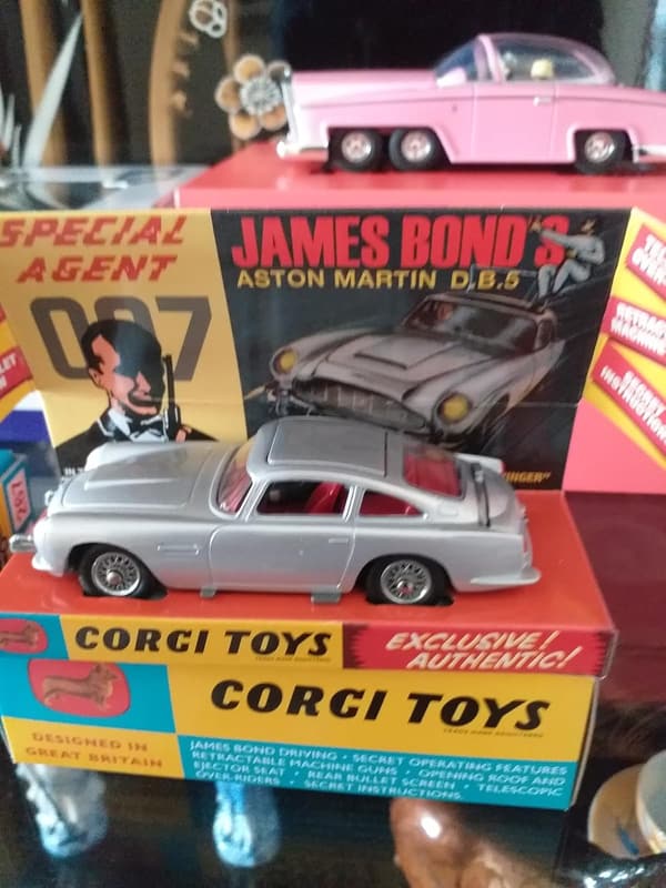 アストンマーチンDB5シルバー007ボンドカー1/43ミニカー