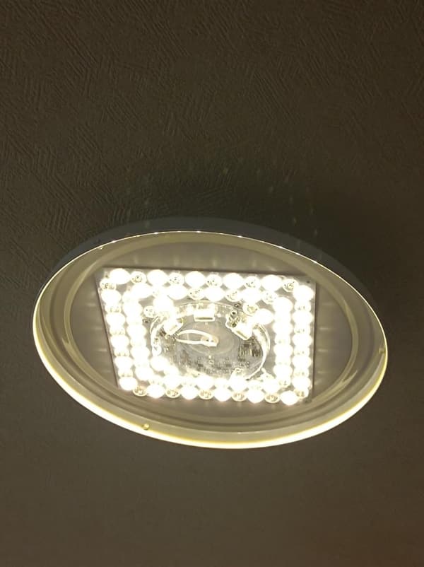 LEDシーリングライト 8～10畳用 38W 薄型 高輝度4600lm 無段階調光 タイマー・メモリー機能付き 取付け簡単【赤外線リモコン】